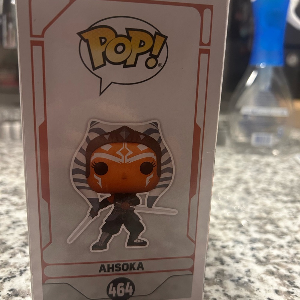 Funko Pop Ahsoka Figure Mandalorian Collection #464 - Picture 5 of 5